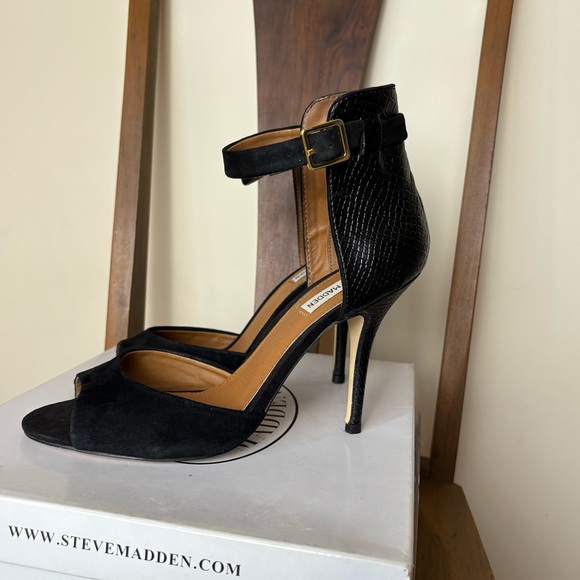 Steve Madden Black Peep-Toe Heels - Picture 3 of 7